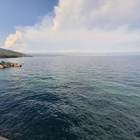 Family Apartment Center Opatija Exteriör bild