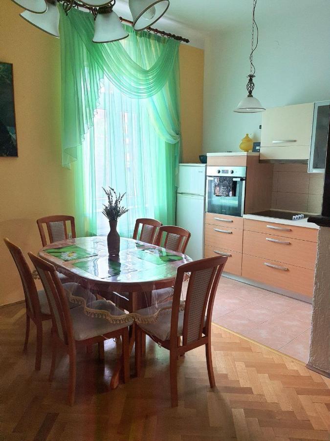 Family Apartment Center Opatija Exteriör bild