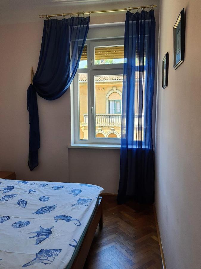 Family Apartment Center Opatija Exteriör bild