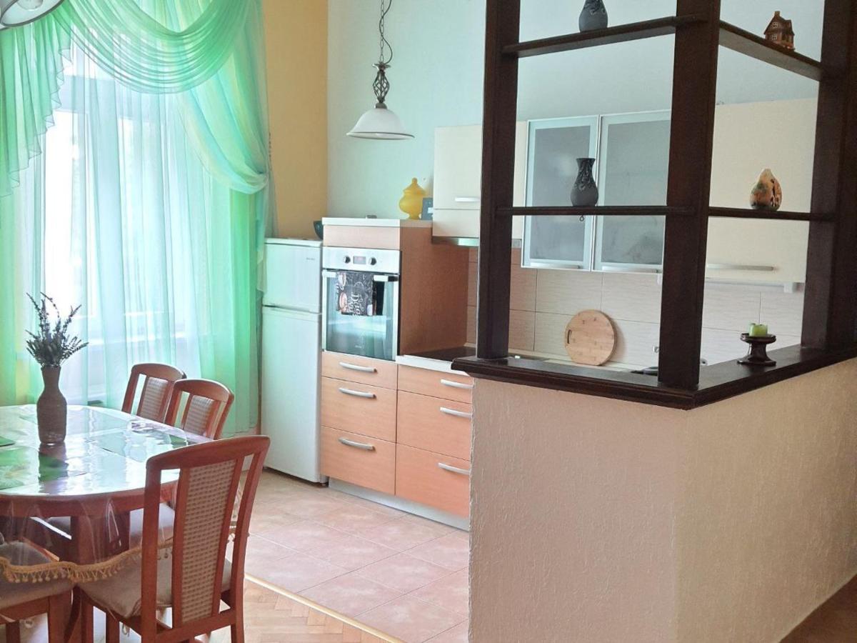 Family Apartment Center Opatija Exteriör bild