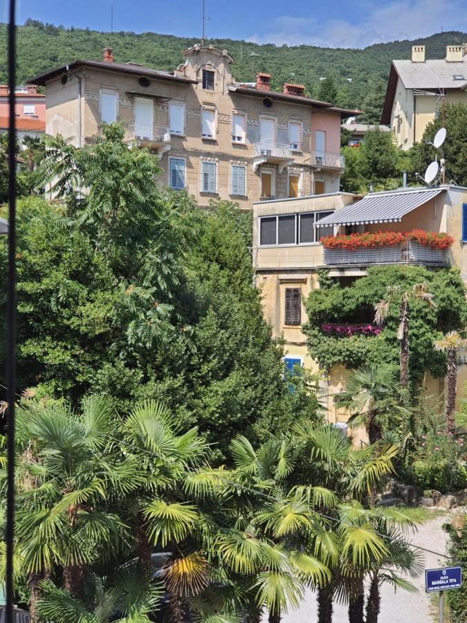 Family Apartment Center Opatija Exteriör bild